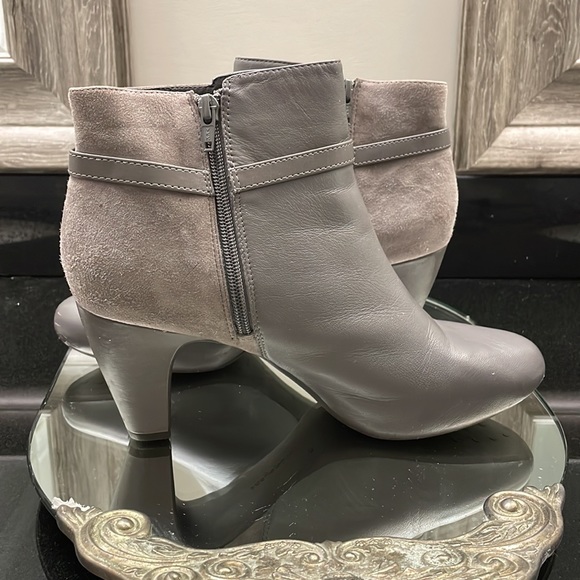 Easy Spirit Boots - Picture 6 of 8